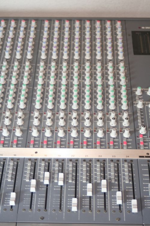 Tascam M2600 24 Kanal Mischpult Kaufen auf Ricardo