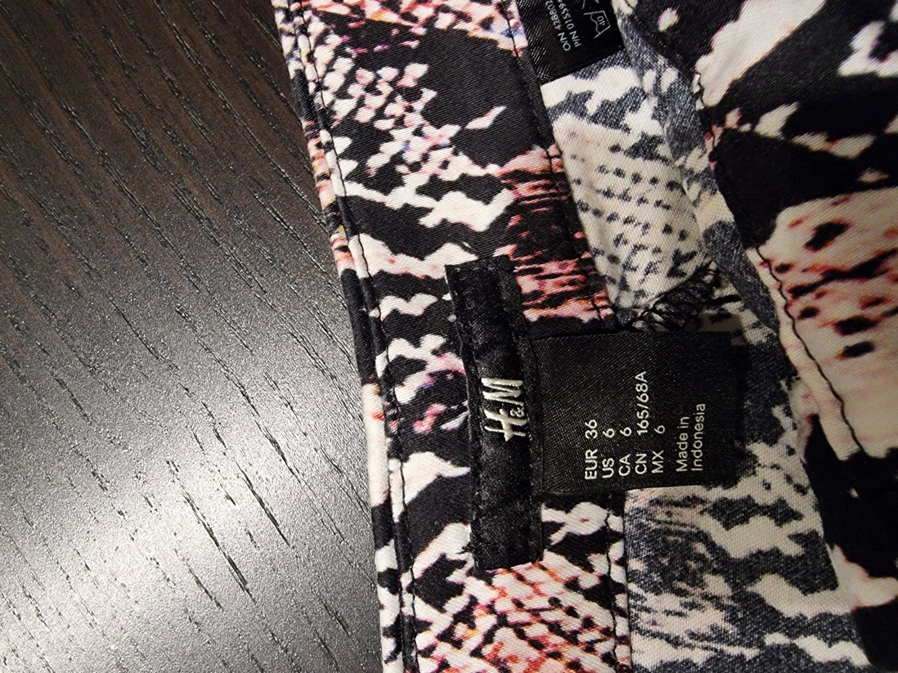 H&M Pantaloni: Shorts von H&M – Nuovo (secondo la descrizione) da Pratteln venduto da Ebruli89 3