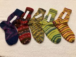 1 Paar neue handgestrickte Socken Nr. 39/40 zur Auswahl