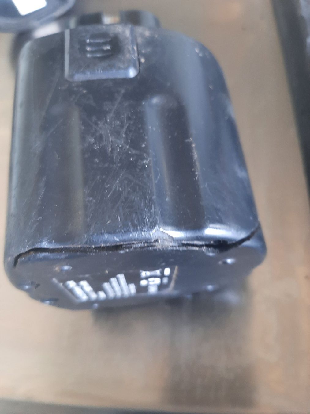Mato Tutti gli attrezzi: Fettpresse Mato 14,4 V DC – Difettoso da Eschlikon TG venduto da Freitech.2015 4
