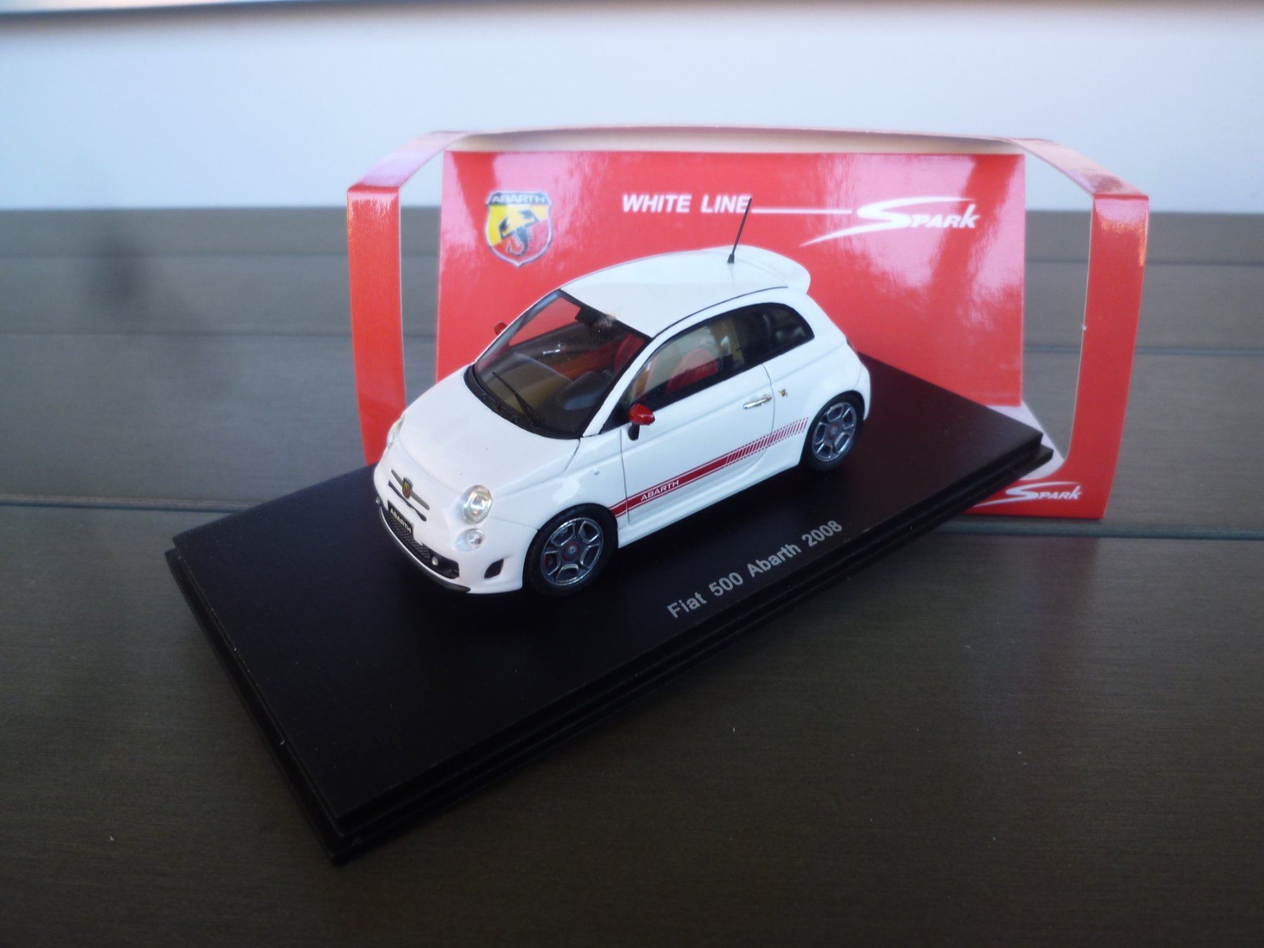 Abarth Modellautos: Fiat 500 Abarth (2008) – Neu und originalverpackt aus Flawil von Imperiosud