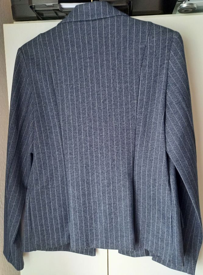 Giacche: Damen Jacke /Blazer – Usato da Ziegelbrücke venduto da Mysecret 4