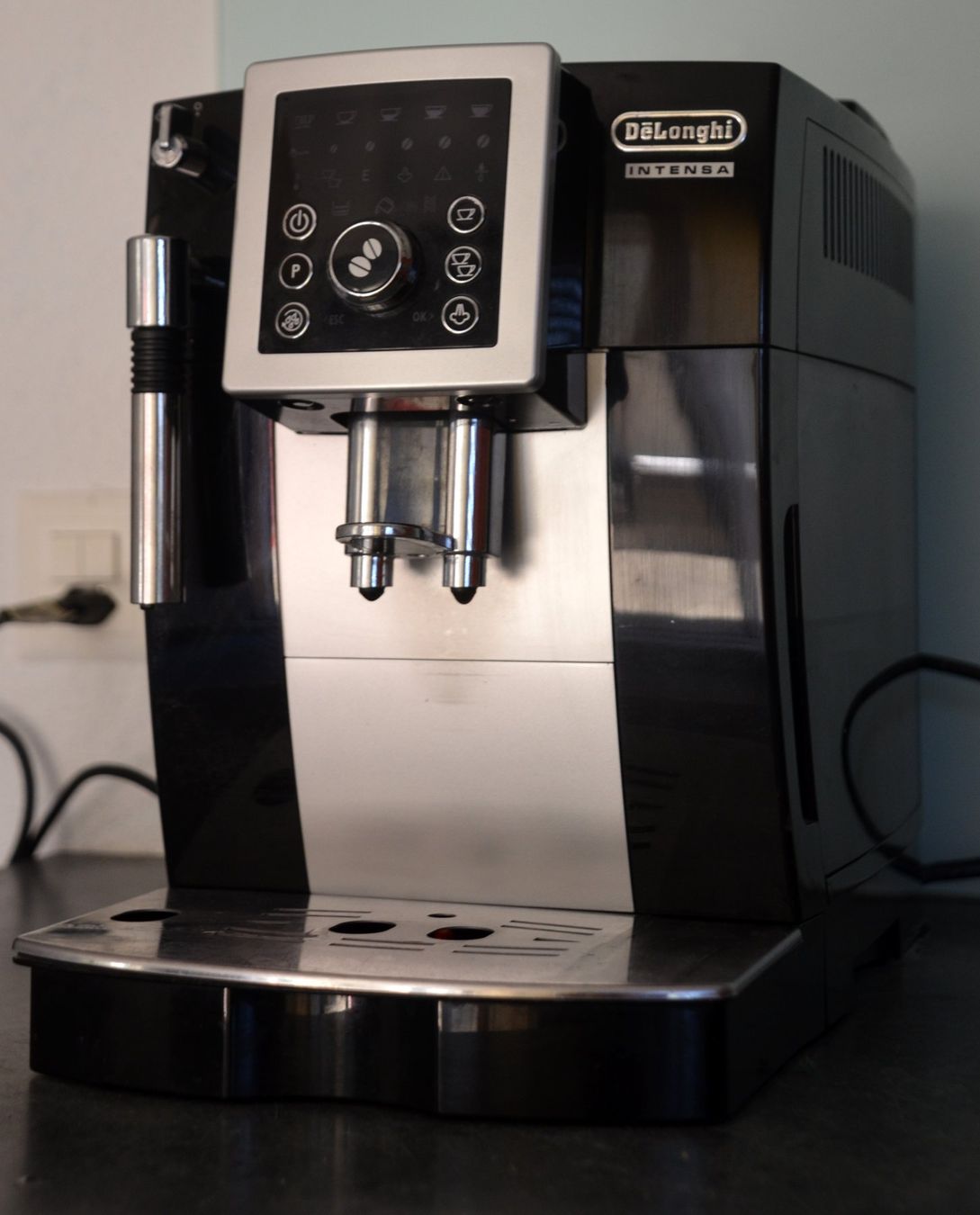 De'Longhi Macchine per caffè & Macchine per espresso: Kaffeemaschine DeLonghi machine à café – Usato da Collonges venduto da arashee 2