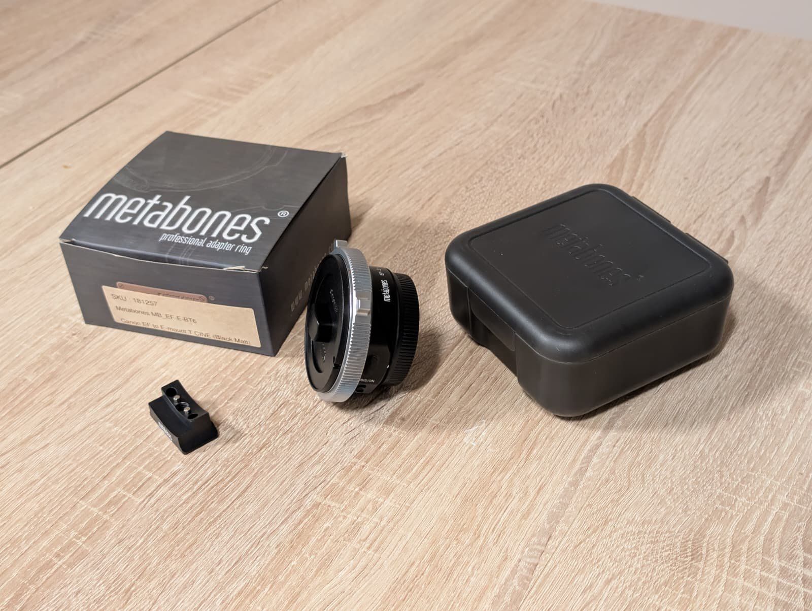 Metabones Adattatori foto: Metabones Canon EF to E Mount T CINE Adapter – Usato da Obfelden venduto da mar344 3