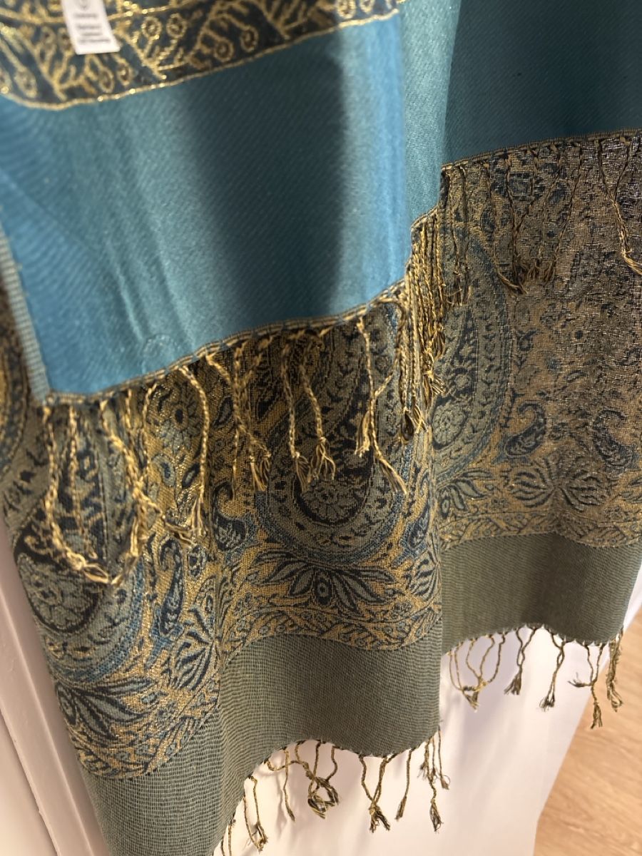 Foulards & écharpes: Schöner Schal – D'occasion à Adliswil par ninotschka7 2