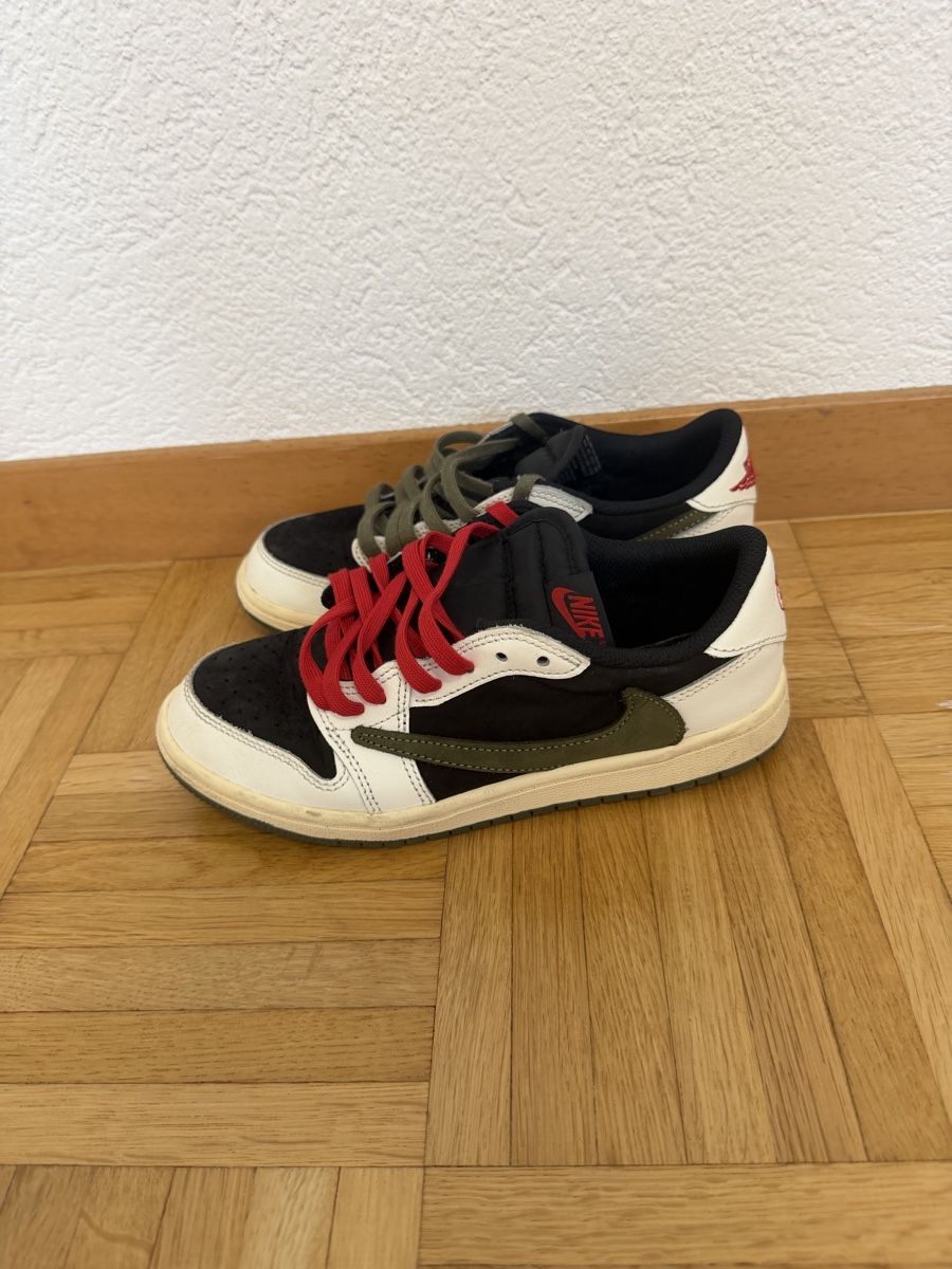 Jordan Chaussures hommes:  Travis Scott Air Jordan  – D'occasion à Domdidier par HA92