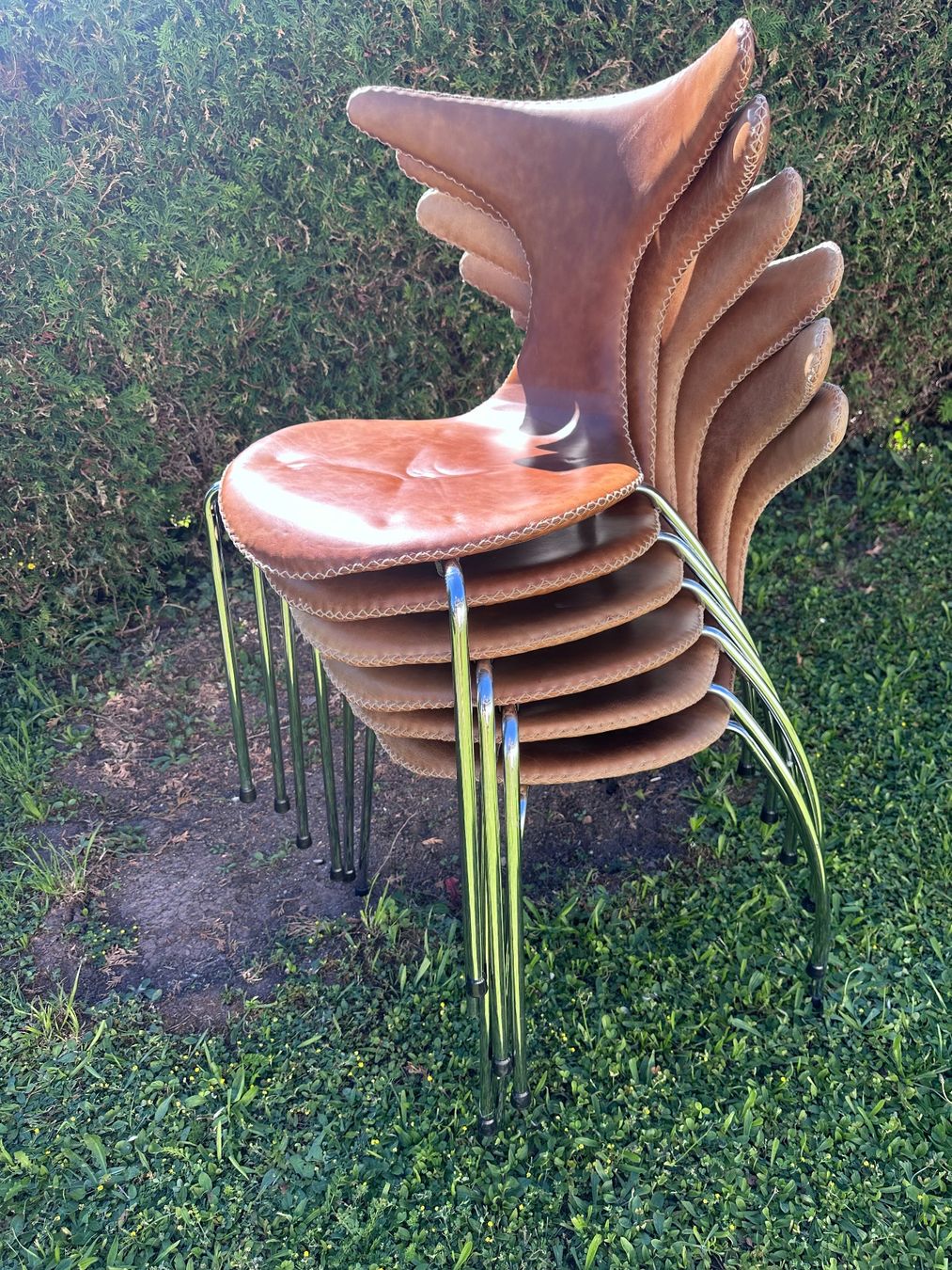 Chaises: 🪑six chaises en cuir – D'occasion à St-Légier-Chiésaz par EvaVDRiviera