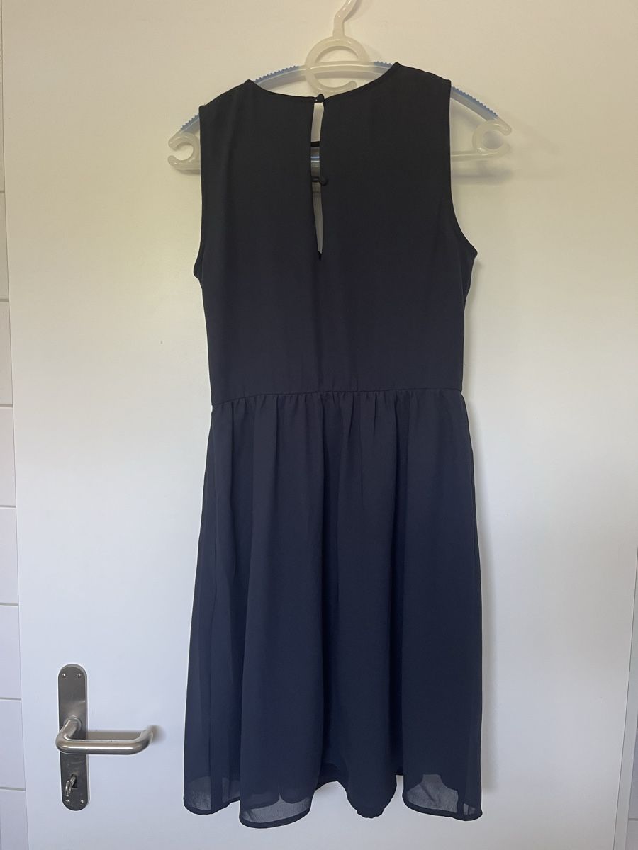 Kleider: Kleid dunkelblau Grösse S mit Perlen – Gebraucht aus Nänikon von Jessi_B3 2