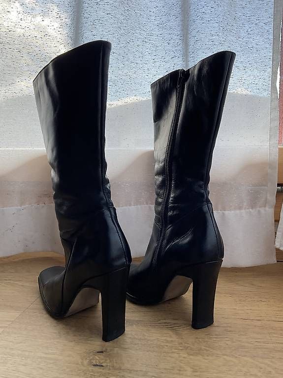 Chaussures femmes: Bottes, taille 36.  – D'occasion à Châbles FR par ebullet 2