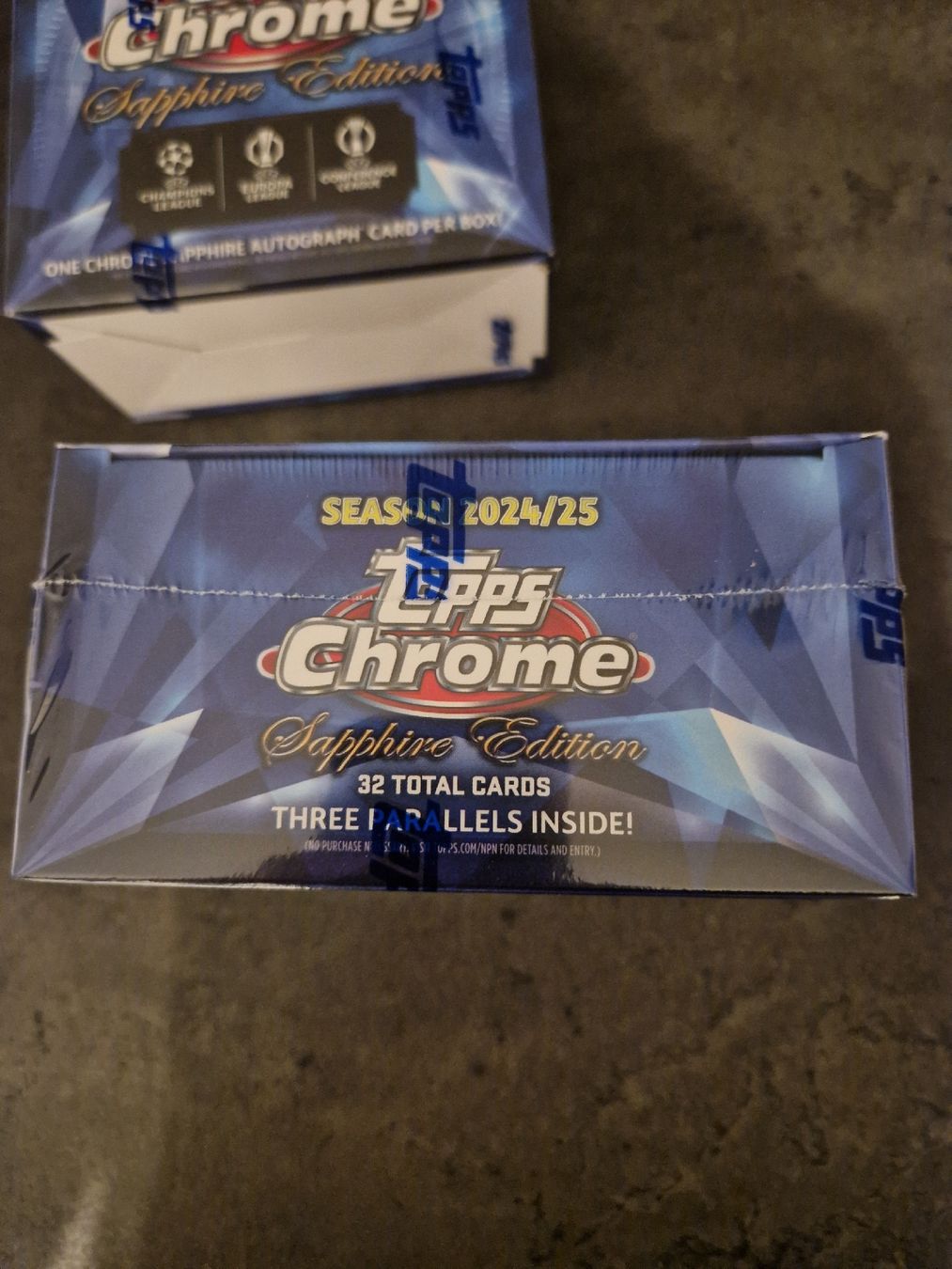 Topps Sammelbilder & Trading cards: 2024-25 Topps Chrome UCC Sapphire Box Guaranteed Auto – Neu und originalverpackt aus Seon von Passion4SoccerCards 1