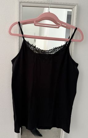 Unterhemd mit Spitzen 3XL von only getragen bei 50/52