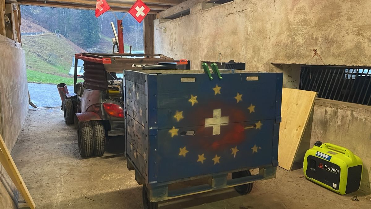 Trattori: Mad Max Style Auto Fasnachtswagen – Usato da Küssnacht am Rigi venduto da Vito25 1