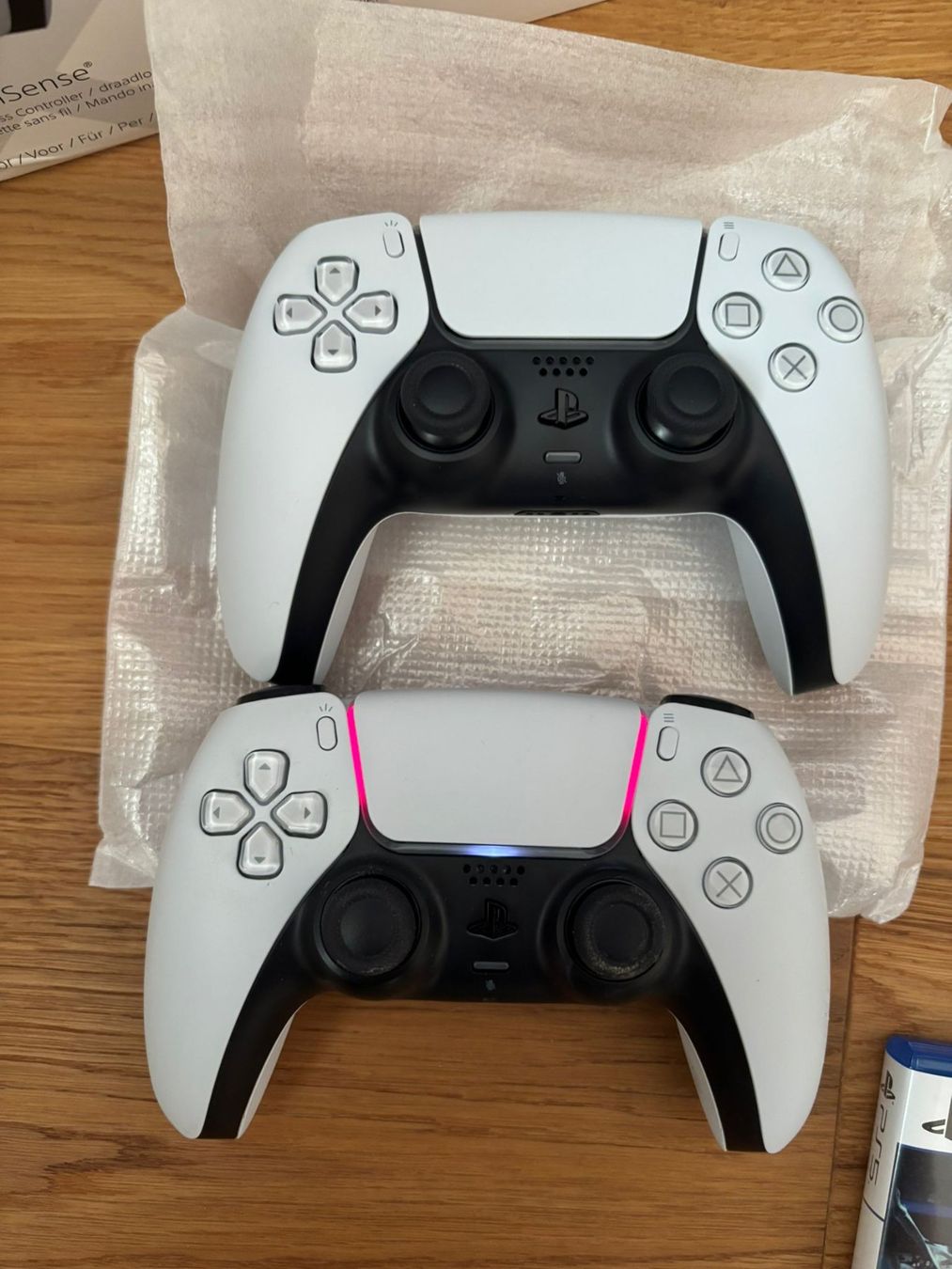 Sony Console: Play Station 5 inkl. 2 Controller & FIFA 26 – Usato da Holderbank AG venduto da lar_v5pp 1