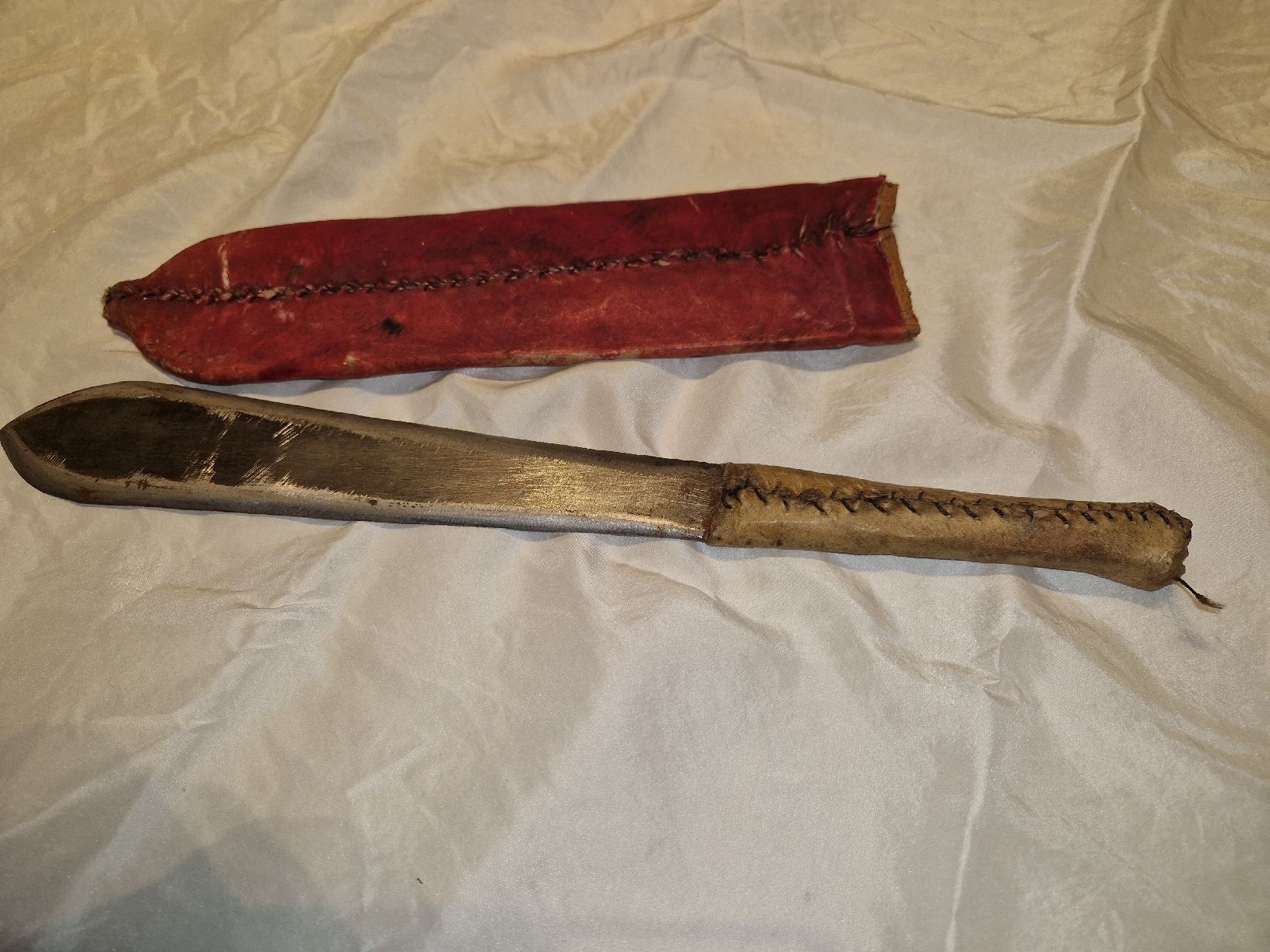 Posate: Altes Messer mit Lederscheide, Massai Machete. – Usato da Willisau venduto da mar_j55v