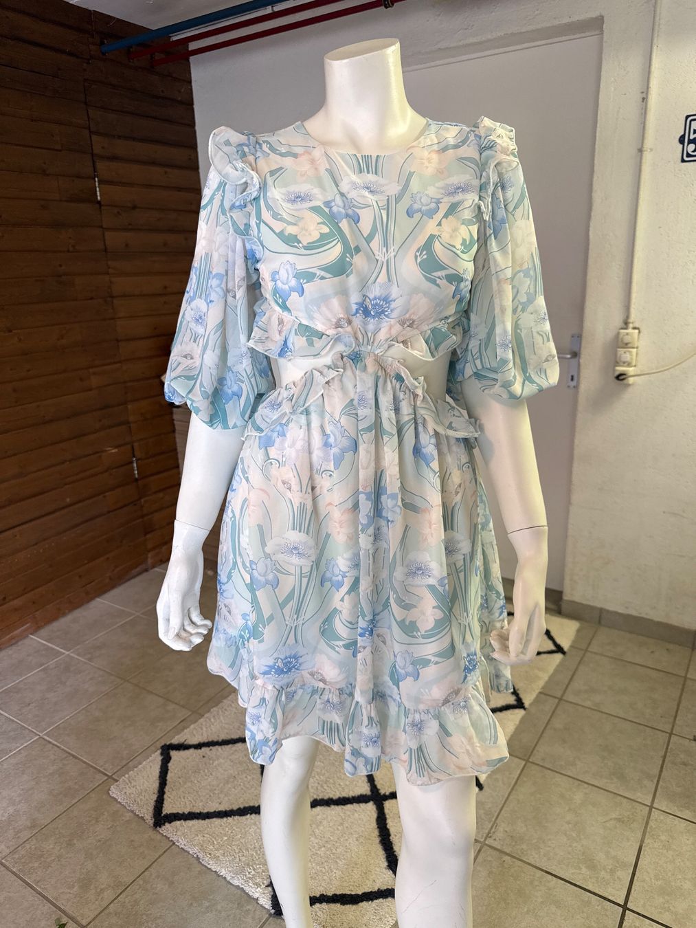 Vestiti: KLEID gr 36 – Usato da Birr venduto da WalkyriaM