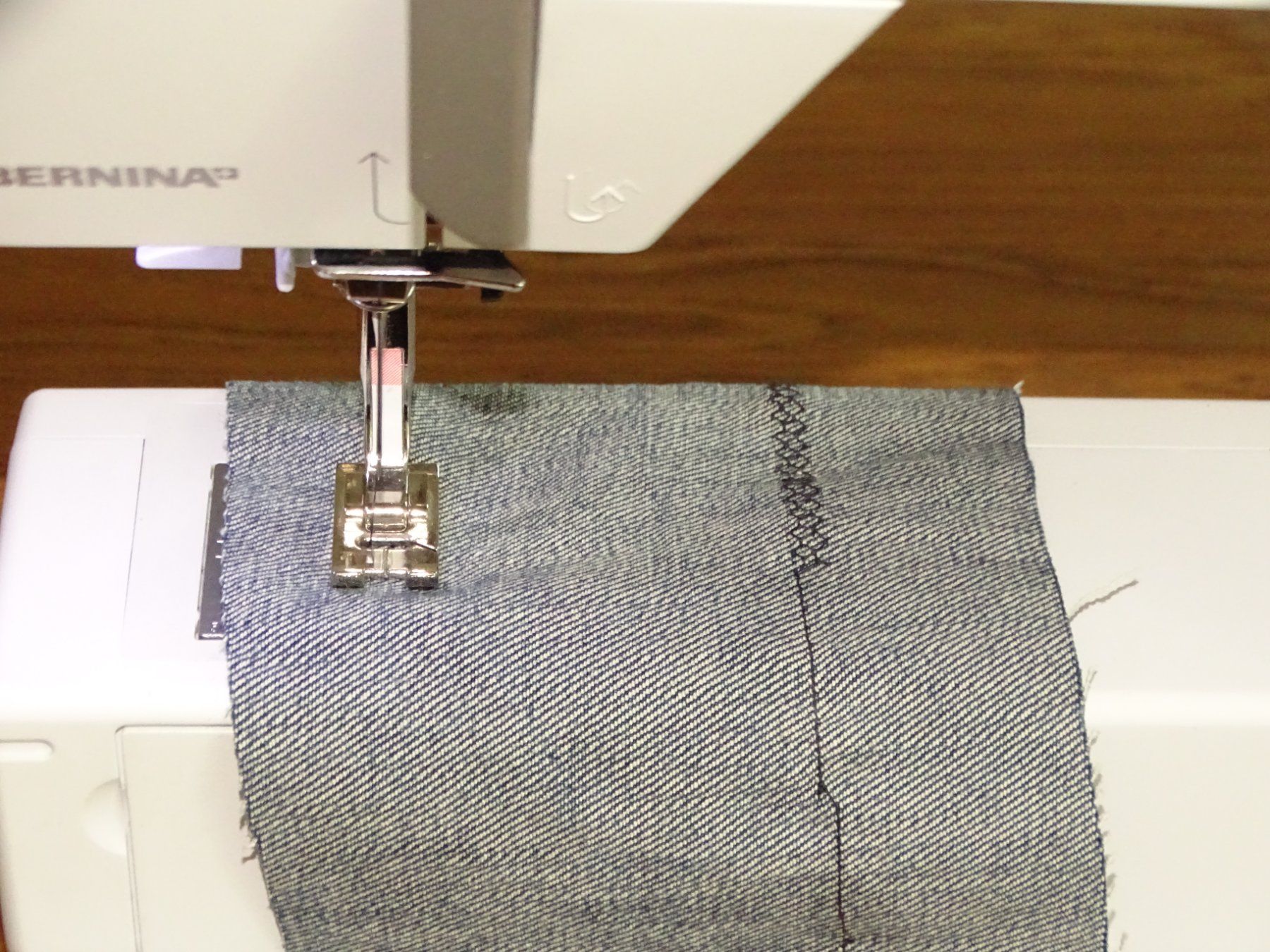 Bernina Macchine da cucire: Bernina B215  B 215 – Usato da Hirzel venduto da Musicman03 9