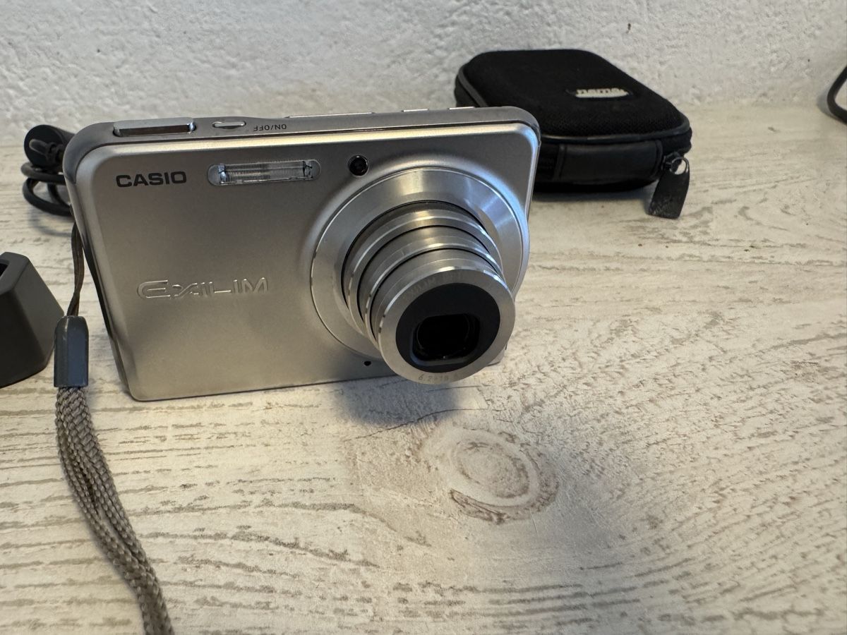 Casio Fotocamera: Casio Elixim ex-s880 Digitalkamwra – Usato da Zunzgen venduto da milesdavis76 3