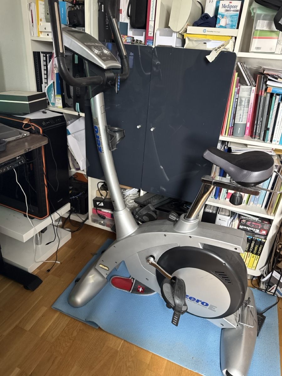 Vélos d'appartement: Heimtrainer Ergometer Zero E silber gebrauchter Zustand – D'occasion à Winterthur par holy25 1