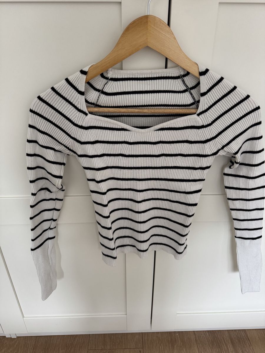 Top: Cooles Ringelshirt, schwarz/weiss, Grösse S – Usato da Ostermundigen venduto da sil_kcw2
