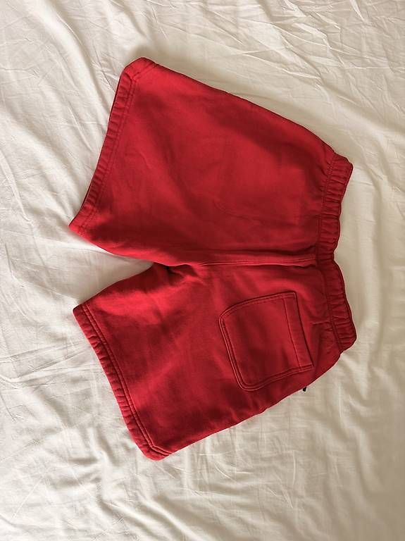 Hosen: Short Jordan rouge en coton, taille élastique, logo – Gebraucht aus Gland von Julioziik_123 1