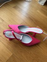 CHIARA FERRAGNI PUMP IN FUCHSIA SATIN WITH MEDIUM HEEL AND A