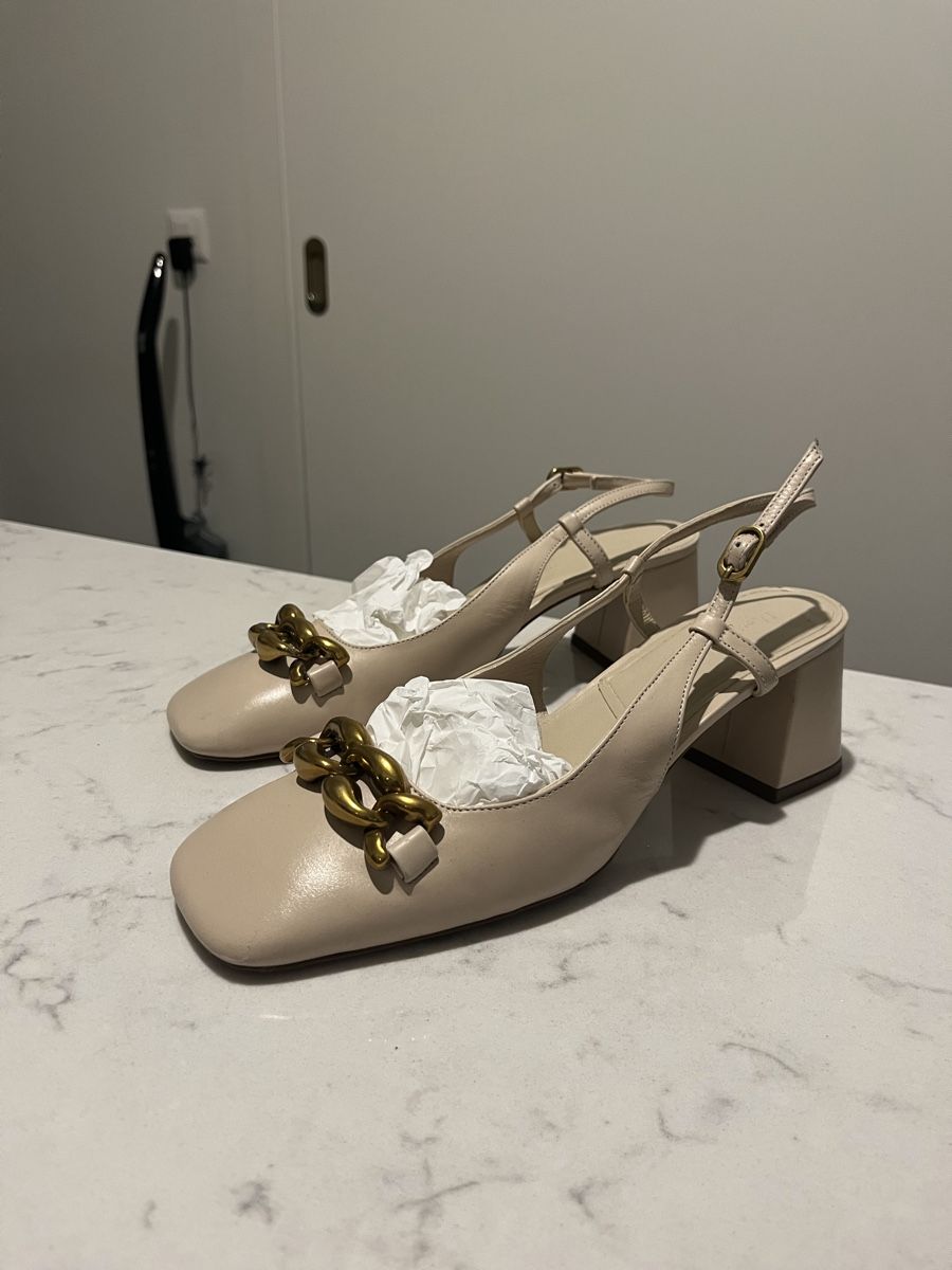 Massimo Dutti Scarpe da donna: Massimo Dutti heeled slingbacks with chain detail – Usato da Mies venduto da nic_yk5d 1