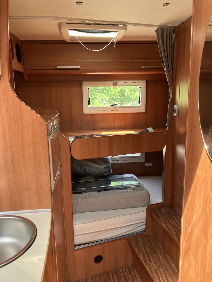 Laika Veicoli da campeggio: Camping-car Laika X700 de 2011 – Usato da Cuarnens venduto da Sandrine0110 5
