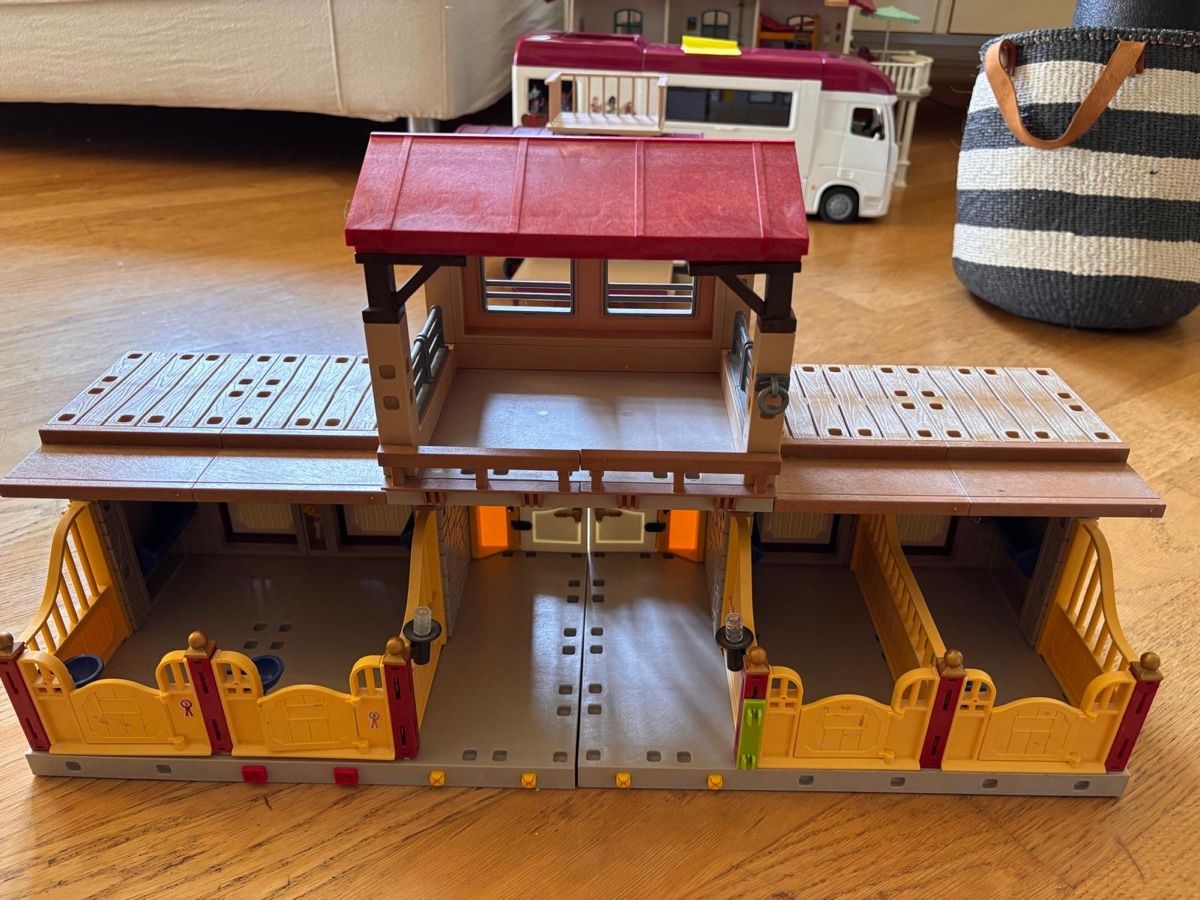 Playmobil Spielzeuge: Playmobil Stall – Gebraucht aus Bern von anj42 1