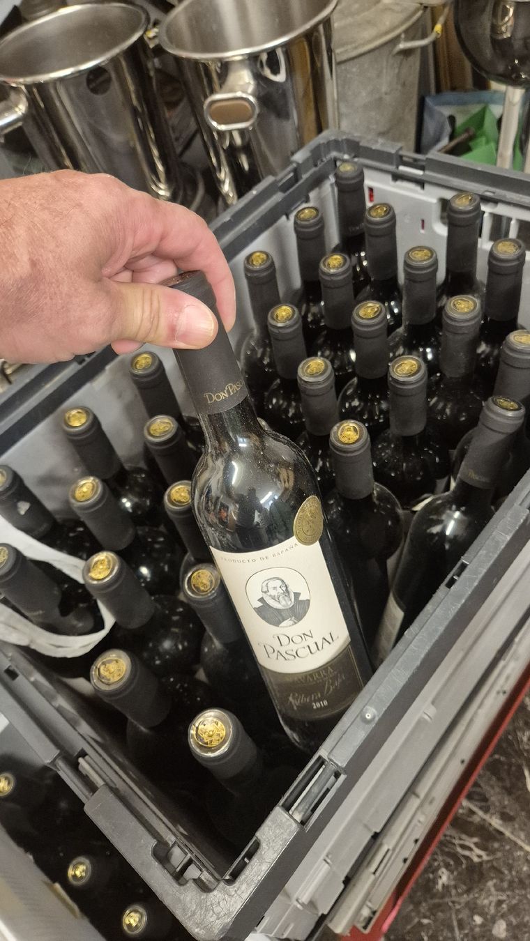 Vino: Rote Wein Don Pascuale ca100 Flache – Usato da Rämismühle venduto da beni0010 6