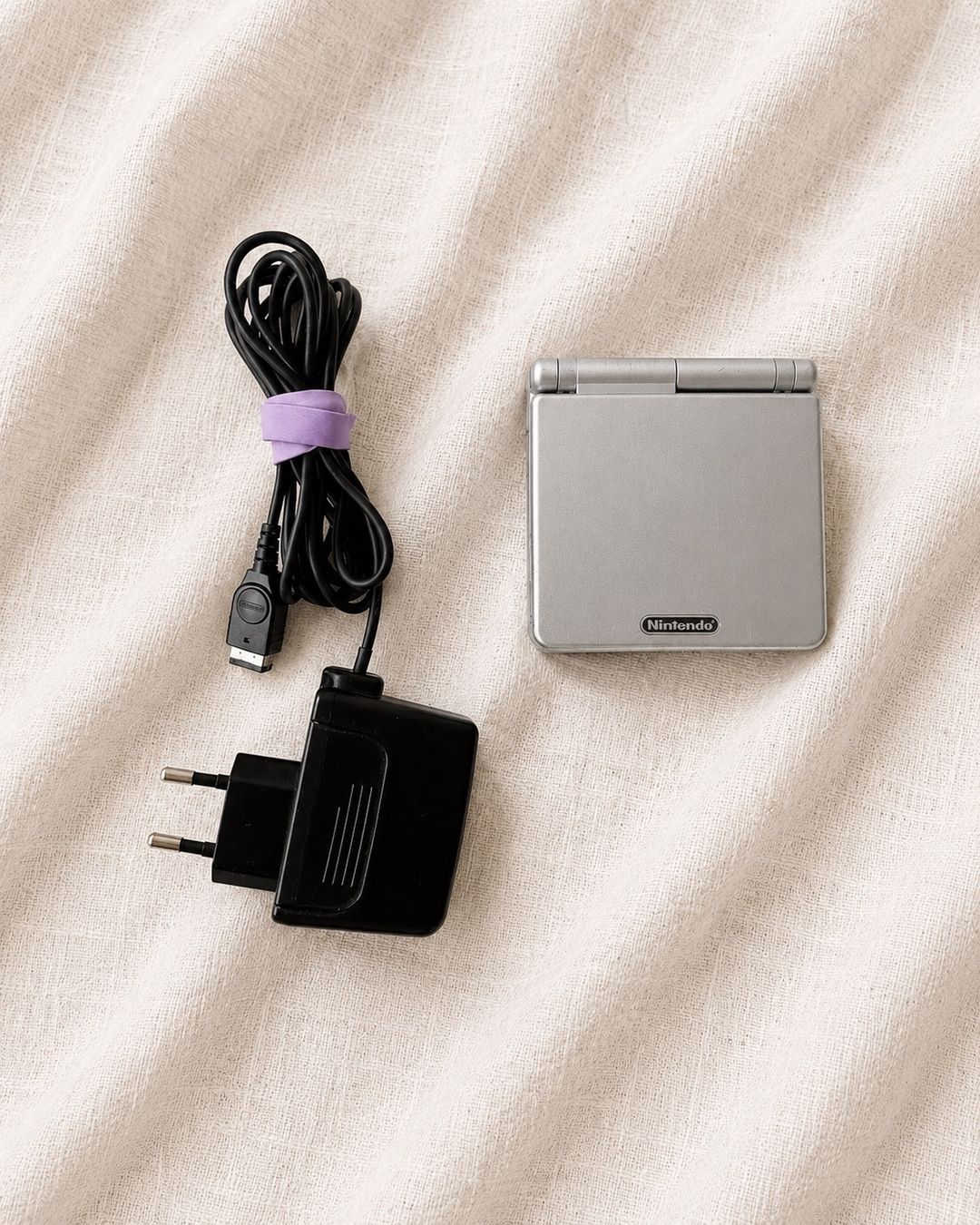 Nintendo Konsolen: GameBoy Advance SP with charger – Gebraucht aus Lausanne von Colinwidmer 9