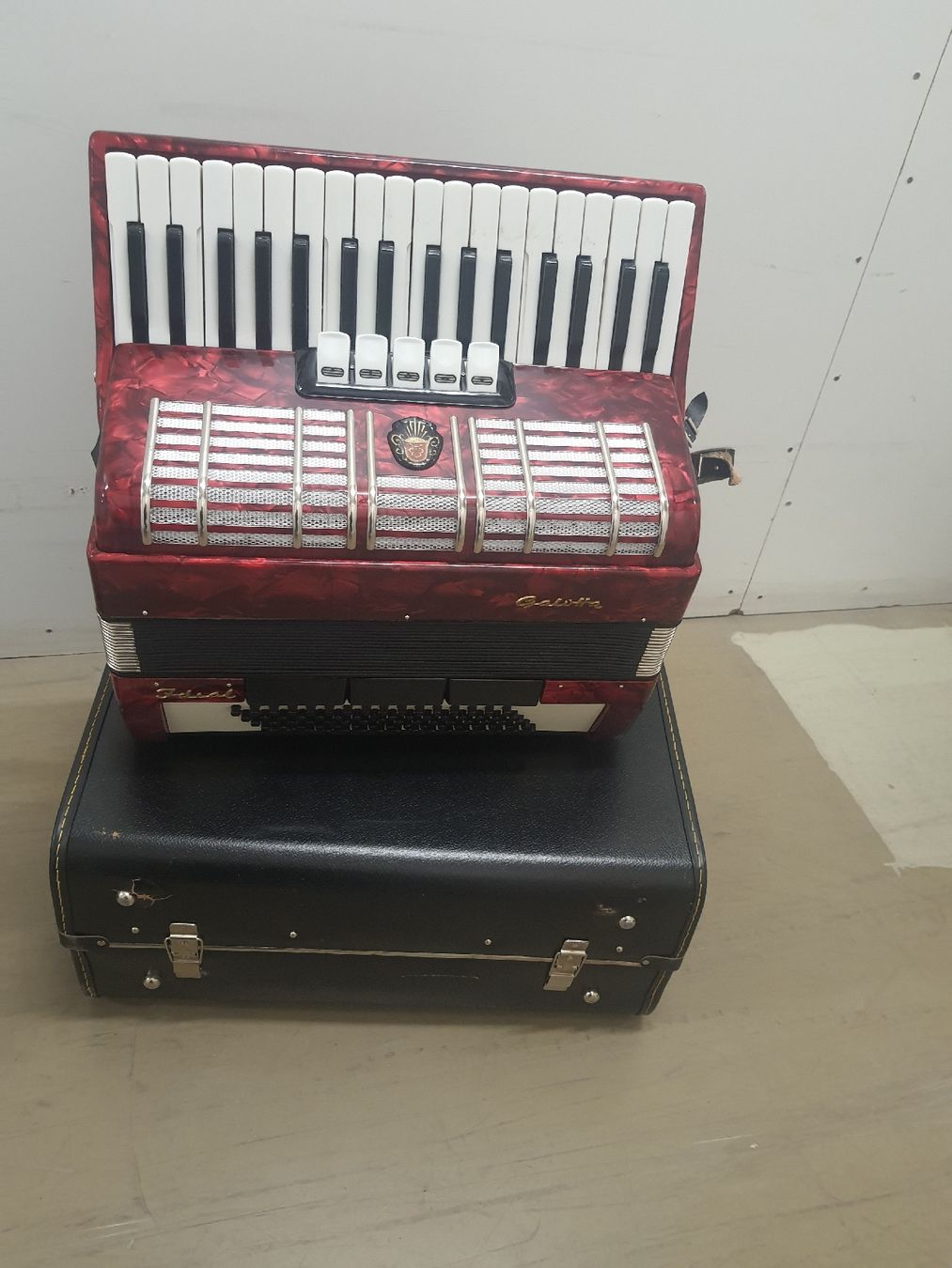 Musikinstrumente: accordéon à piano Galotta – Gebraucht aus Pont-de-la-Morge von Mirabelle0 1