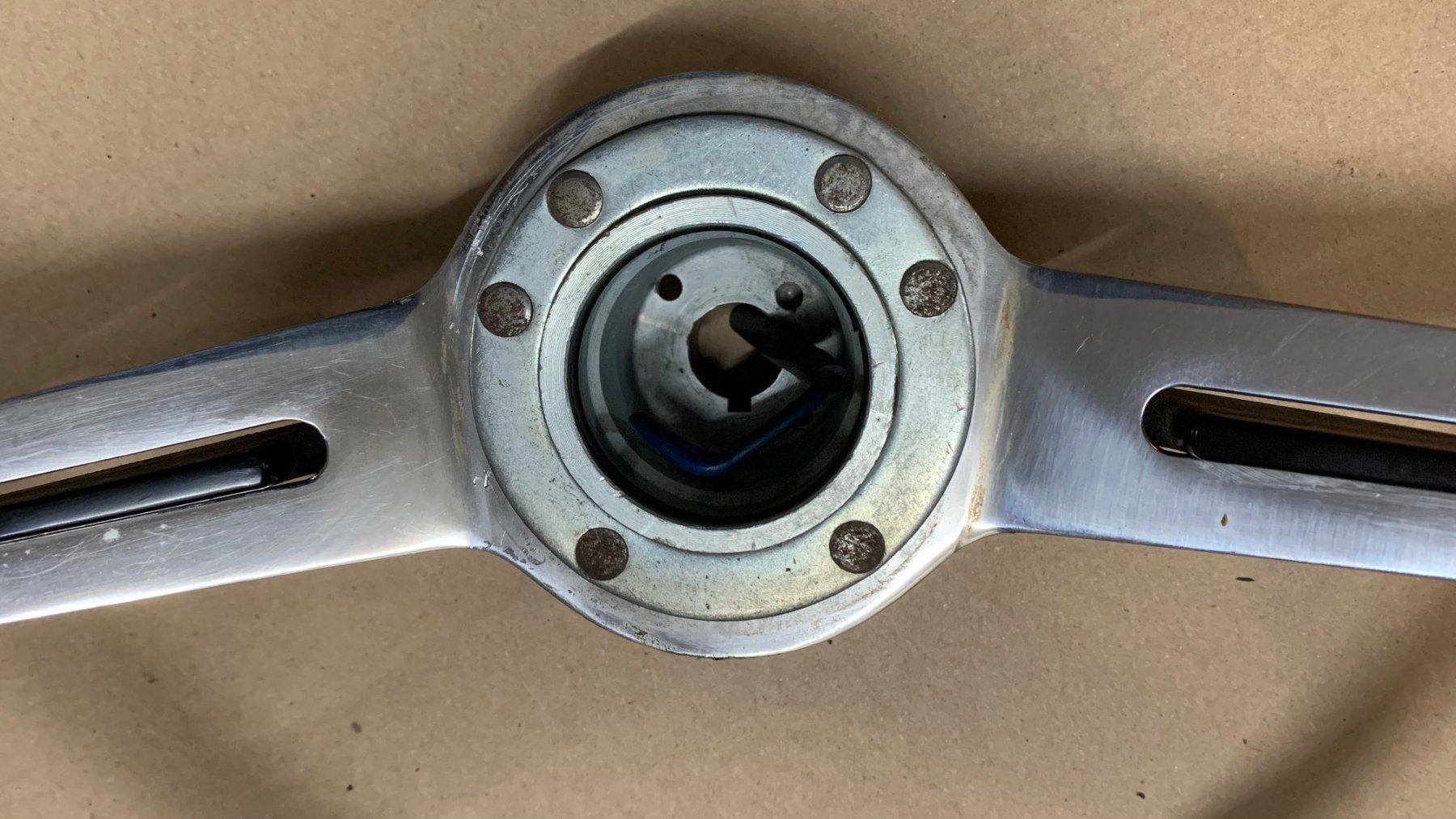 Alfa Romeo Tutti pezzi di ricambio auto: Alfa Romeo Fastback Spider Lenkrad – Usato da Frutigen venduto da Gehrihorn 2