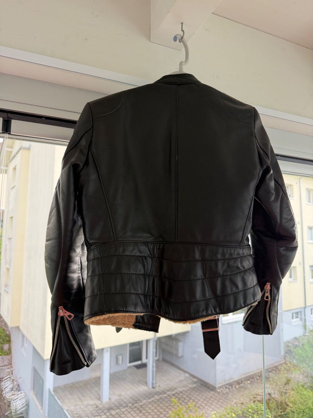 Jacken: Motorradlederjacke, Top Zustand - Grösse 38 – Gebraucht aus Beckenried von chef3945 1