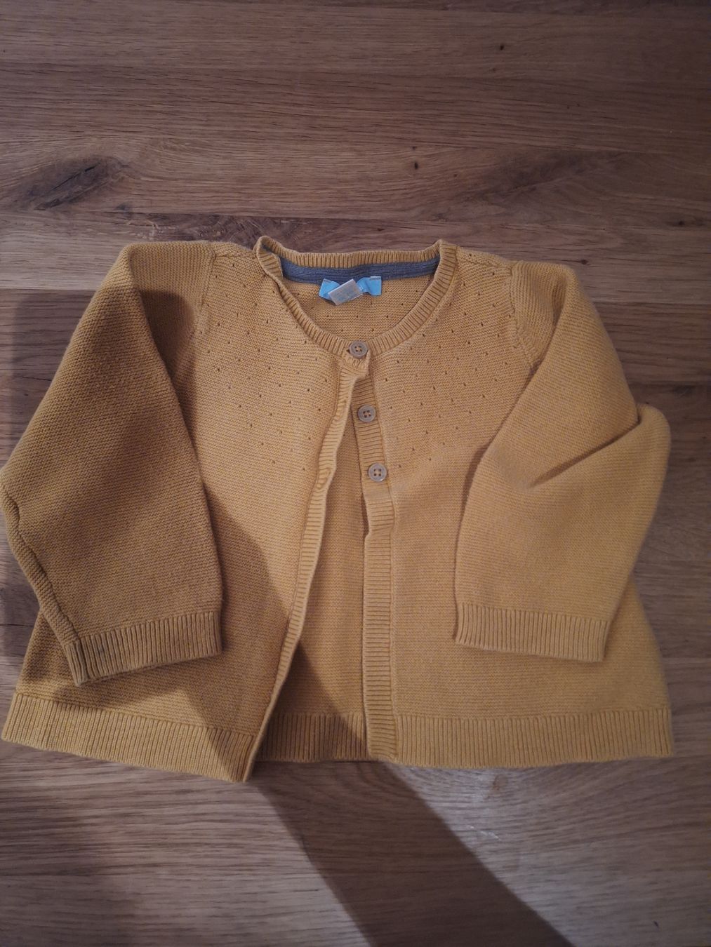Maglioni & Felpe: Kinder Strickjacke gelb langarm – Usato da Wangen an der Aare venduto da jan_2zxv