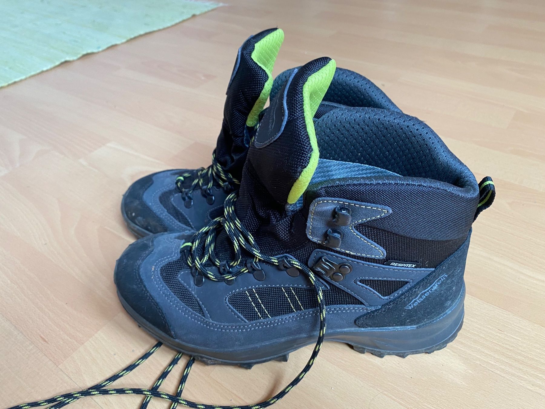 Scarpe da uomo: Wanderstiefel Weissenstein Grösse 42 gebraucht – Usato da Flawil venduto da Mabeska 2