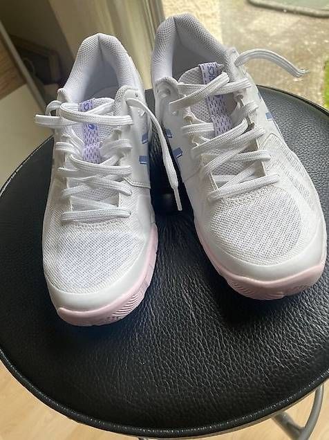 Scarpe da donna: indoor Damen-Hallenturnschuh asics – Usato da Bolligen venduto da Giorgiolino 1