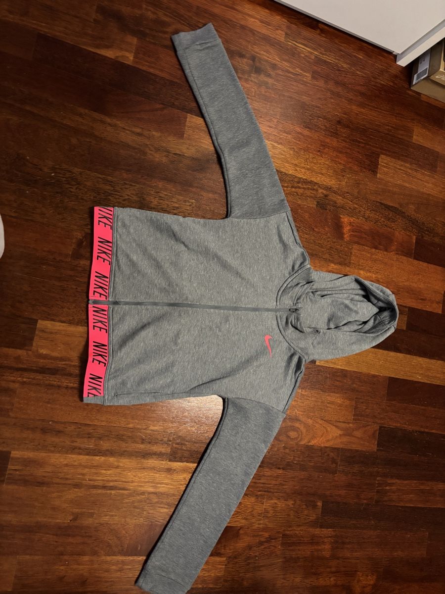 Nike Jacken & Mäntel: Nike Jacke – Neu (gemäss Beschreibung) aus Dättlikon von Cocco2