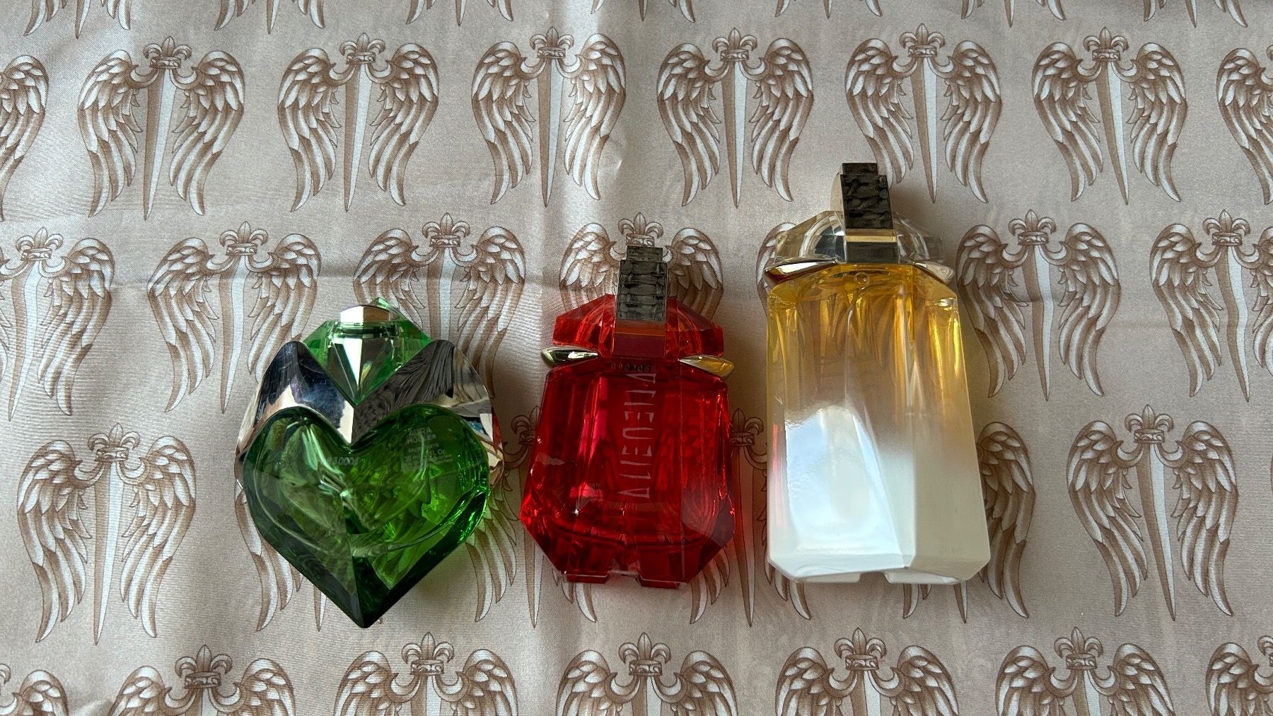 Mugler Parfum & Eau de Toilette: Mugler Alien Eau Sublime, Alien Aura, Alien Fusion – Gebraucht aus Schaan von  1