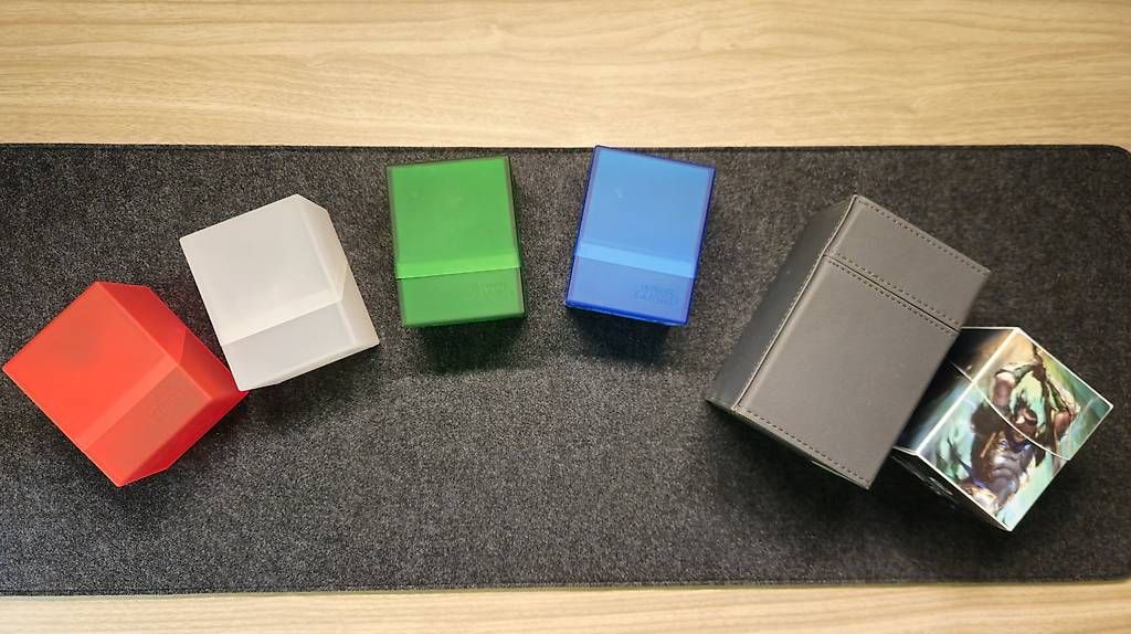 Giochi: Deckbox – Usato da Zürich venduto da adijudo