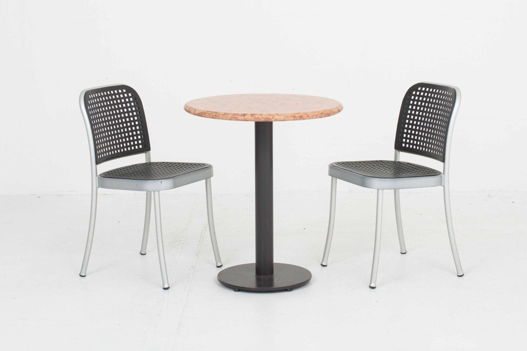 Tables: Runder Bistrotisch aus Lotto Rosso Marmor – D'occasion à Zürich par STUZH38