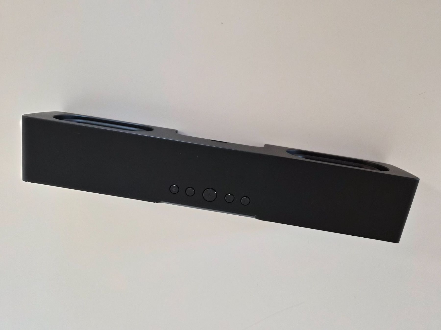 Razer Casse acustiche: Razer Leviathan Mini Bluetooth Lautsprecher Speaker - Top – Usato da Schlatt TG venduto da Mio-Jacob 1