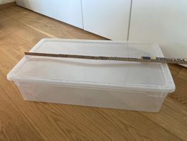 Grosse, durchsichtige Aufbewahrungsbox aus Kunststoff
