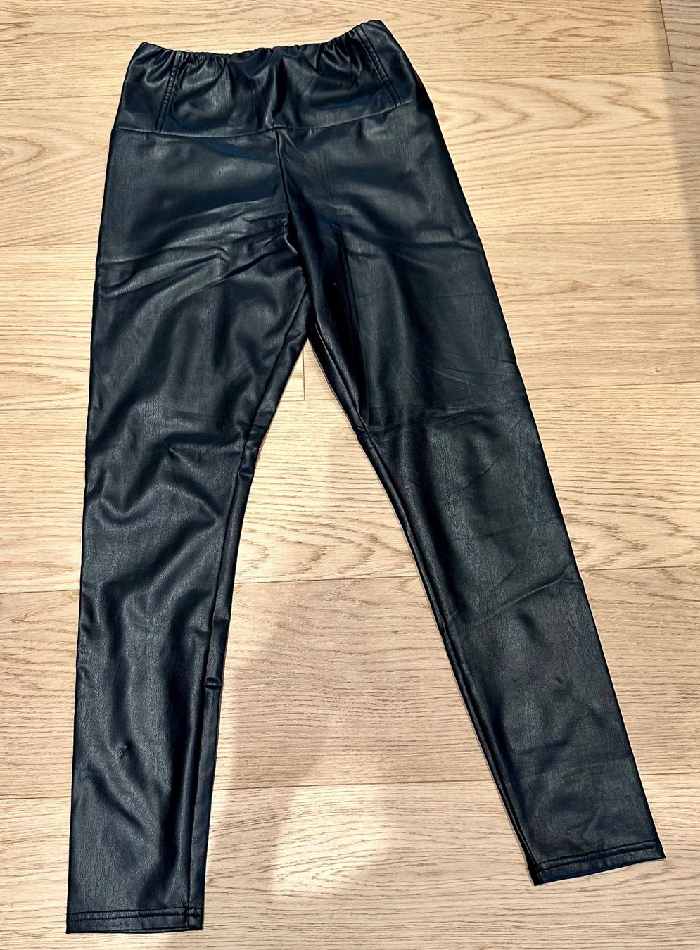 Opus Leggings: Neue Kunstlederhose Opus schwarz/ Gr 36 – Neu (gemäss Beschreibung) aus Hergiswil NW von Labello01 2