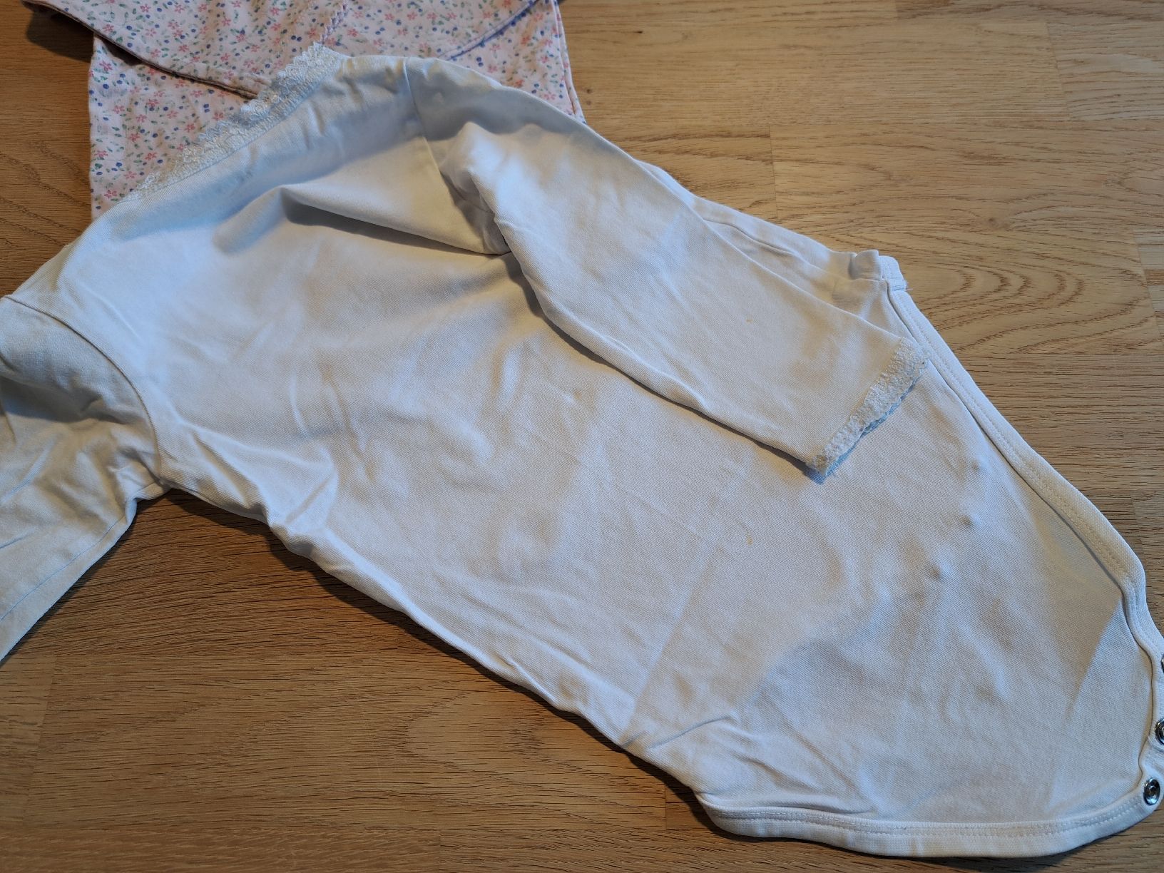 Name It Unterwäsche: 2 Name it Langarm Bodys Grösse 80 / 9-12 Monate, organic – Gebraucht aus Bergdietikon von Staphylococcus 4