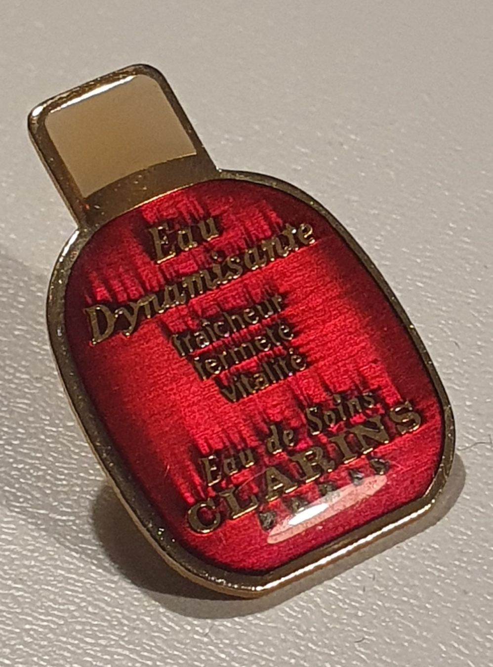 Placchette & Badge: Pin's parfum Clarins – Usato da St-Barthélemy VD venduto da titeuf5