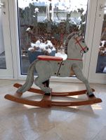 Antikes Schaukelpferd aus Holz