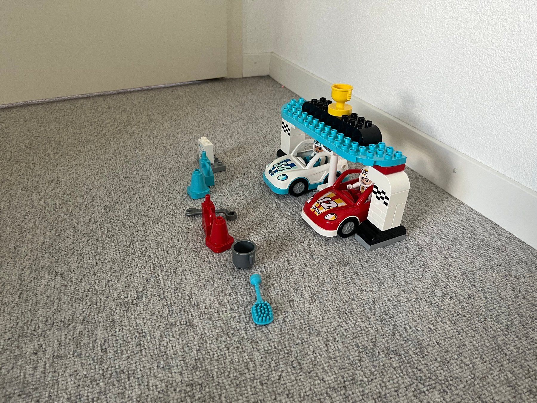 Lego Giocattoli: Lego Duplo Rennwagen – Usato da Arbon venduto da vb4all 1