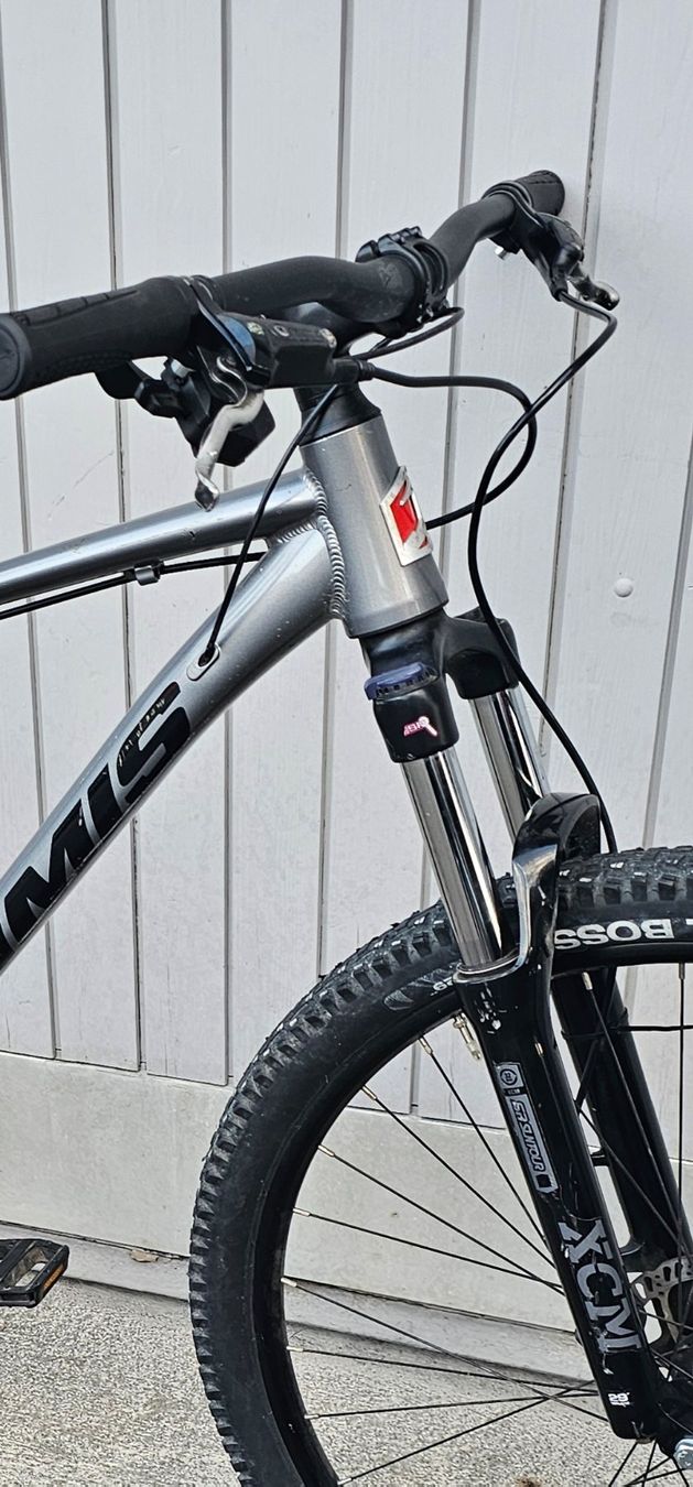 Jamis Vélos: MTB Jamis – D'occasion à kleindöttingen par Jimi-Hendrix 5
