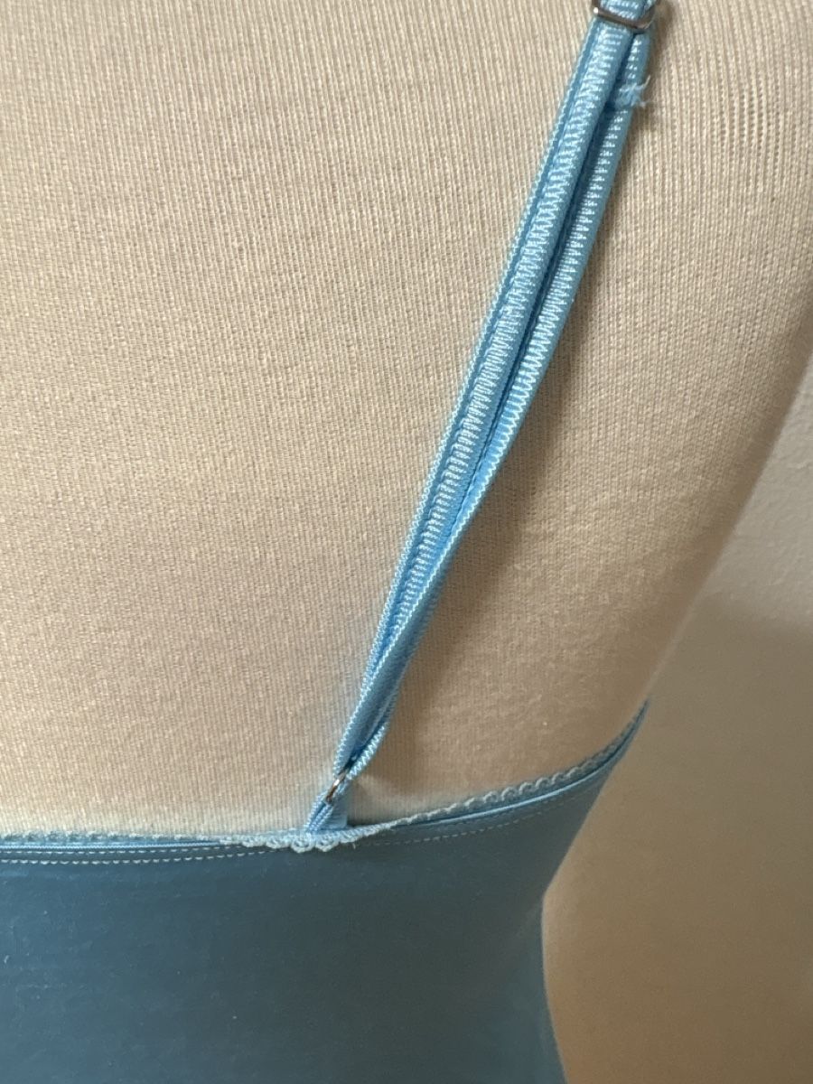 Calida Top: CALIDA Spitzentop Trägershirt Hellblau Gr. – Nuovo (secondo la descrizione) da Maienfeld venduto da 8796 4