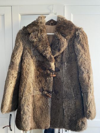 Manteau en fourrure véritable brune